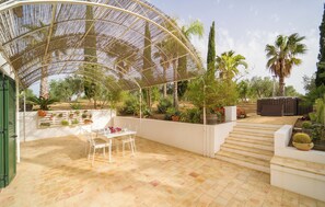 屋外ダイニングエリア