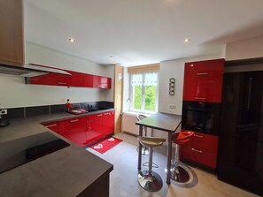 Fridge, microwave, dishwasher, toaster