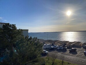 Parking - T2 Apartment with Loggia and Wifi in Balaruc-les-Bains (Balaruc-les-Bains)