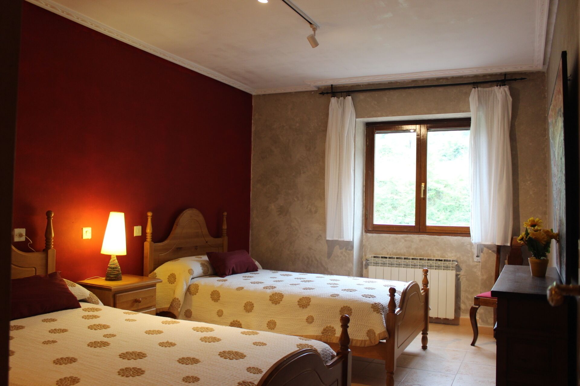 3 chambres, fer et planche à repasser, lit parapluie, Wi-Fi gratuit