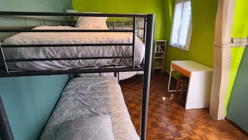 4 bedrooms, free WiFi, bed sheets