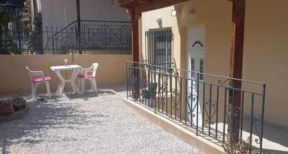 Extremely beautiful house with free parking close to the sea