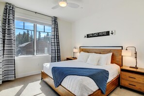 3 bedrooms, iron/ironing board, travel cot, free WiFi