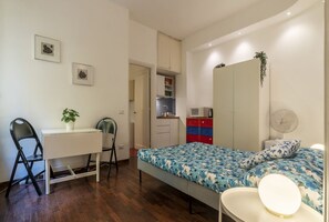 1 bedroom, iron/ironing board, WiFi