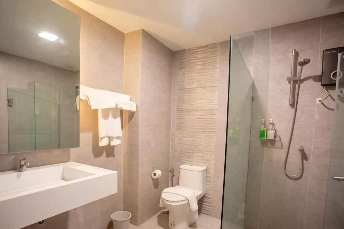 Bathroom | Hair dryer, towels