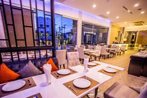 Restaurant - The Cheewin Hotel And Convention (Chum Phae)