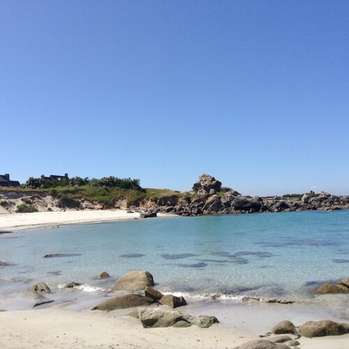 Manor house in Brittany, 20 metres from the beach, 1 minute walk