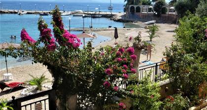Galini Sea Apartment 3 at the Beach with Wi-Fi, A/C & Garden