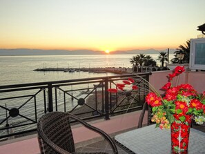 Terrace/patio - Galini Sea Apartment 3 at the Beach with Wi-Fi, A/C & Garden (Kerkira)