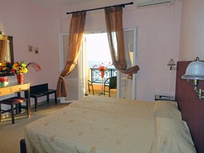 1 bedroom, free WiFi - Galini Sea Apartment 1 at the Beach with Wi-Fi, A/C & Garden (Kerkira)