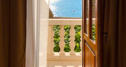 Private Stone House Next to the sea