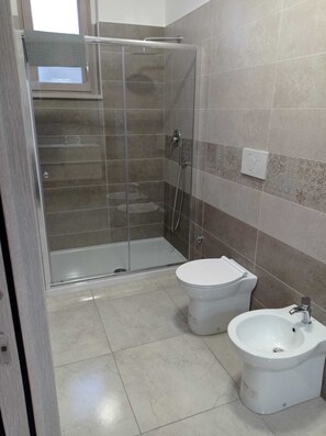 Shower, bidet - Villa con vista sul Golfo di Manfredonia (Monte Sant'Angelo)