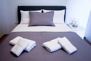2 habitaciones, tabla de planchar con plancha, wifi y ropa de cama 