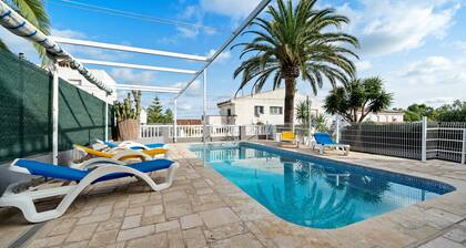 'Villa Amador' mit Meerblick, Pool und WLAN