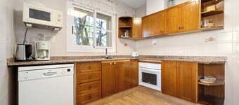 'Villa Amador' with Sea View, Pool & Wi-Fi