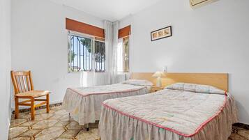 5 sovrum, strykjÀrn/strykbrÀda, gratis wi-fi och sÀngklÀder