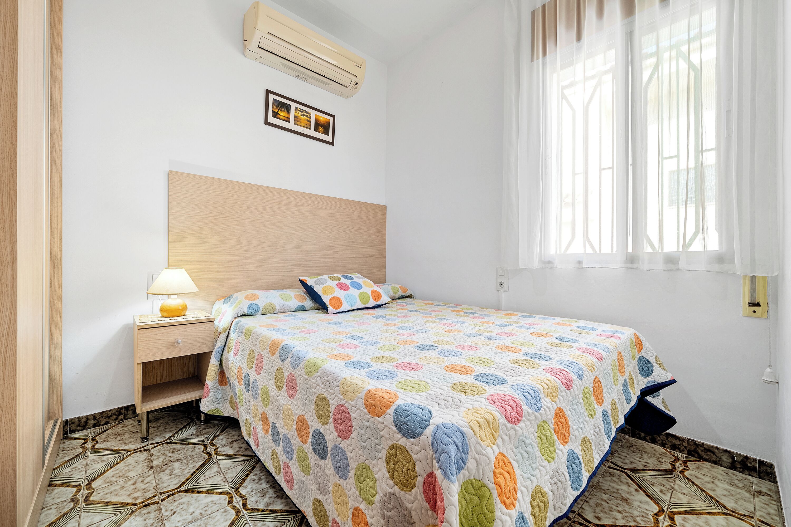 5 chambres, fer et planche à repasser, Wi-Fi gratuit, draps fournis