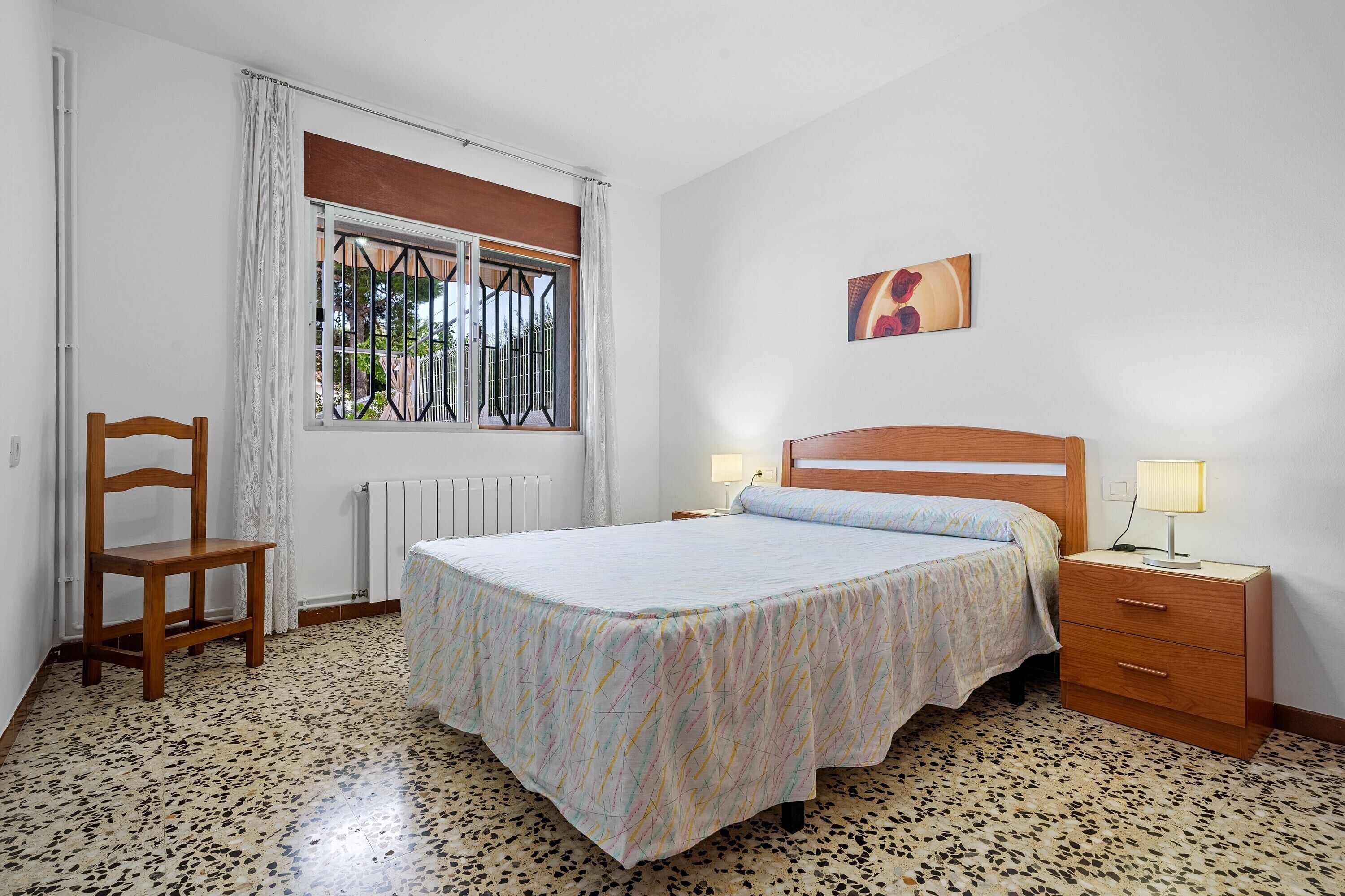 5 bedrooms, iron/ironing board, free WiFi, bed sheets