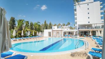 Indoor pool, seasonal outdoor pool, pool umbrellas, sun loungers