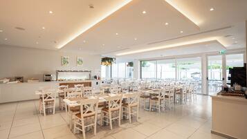 Daily buffet breakfast (EUR 8 per person)