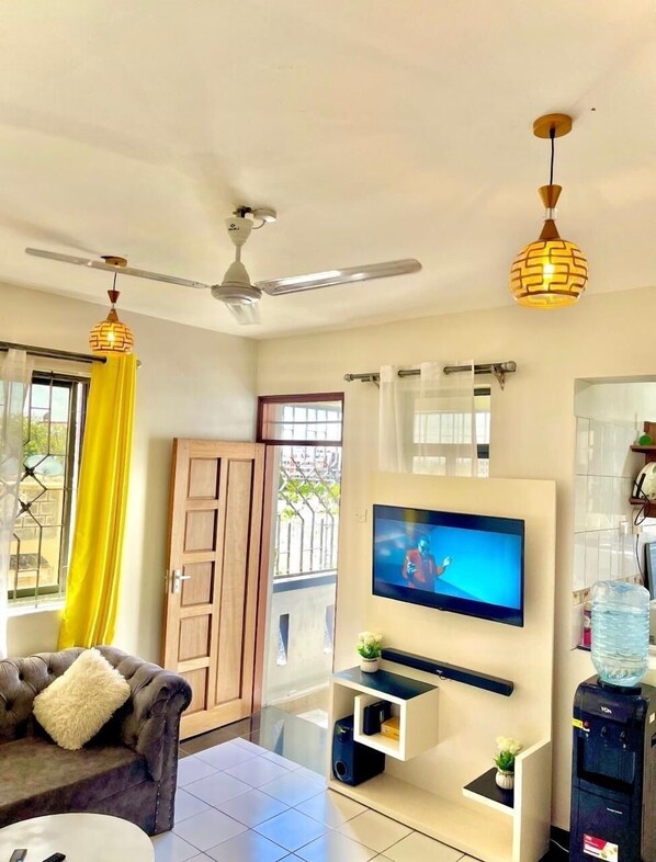 Smart TV - Spacious and clean (Mombasa)