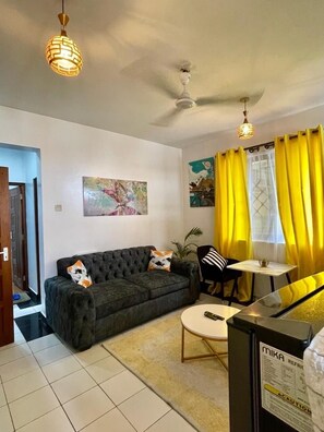 Smart TV - Spacious and clean (Mombasa)