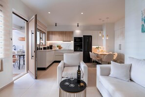 Smart TV - Ann Suite - Mariann Premium Suites (Λάρδος)