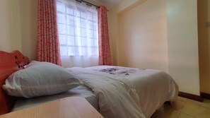 1 quarto, Wi-Fi de cortesia, roupa de cama