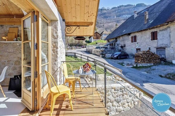 تناول الطعام بالخارج