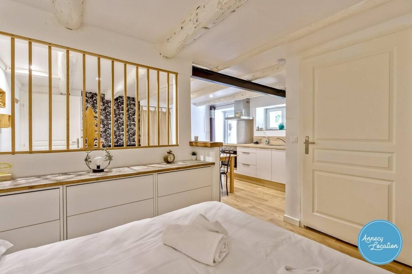 免费 WiFi、床单