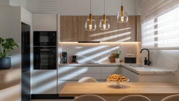 Fridge, oven, stovetop, dishwasher