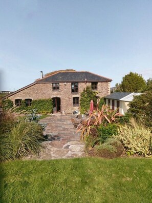 Exterior - Peaceful barn conversion in super central location (Summercourt)