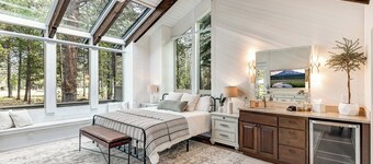 Spacious 7BR Getaway, Golf View & Waterpark