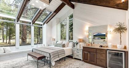 Spacious 7BR Getaway, Golf View & Waterpark