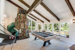 Spielezimmer