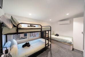 3 habitaciones, tabla de planchar con plancha y wifi gratis 