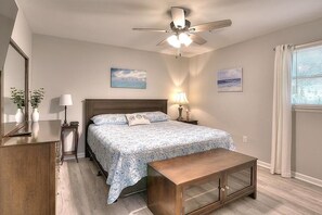 3 slaapkamers, een strijkplank/strijkijzer, wifi, beddengoed