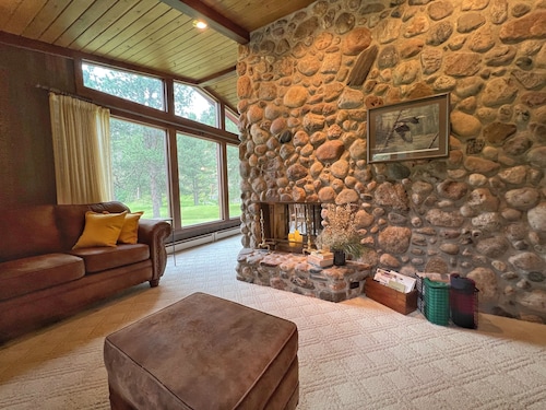 Secluded Setting On French Creek In The Southern Black Hills