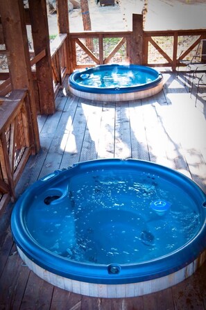 Bain à remous extérieur