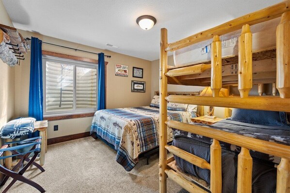 4 bedrooms, free WiFi, bed sheets