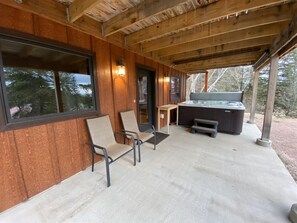 Terrace/patio - Terry Ridge, wifi, AC, Hot tub (Lead)