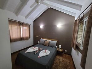 1 chambre, fer et planche à repasser, lit parapluie, Wi-Fi gratuit