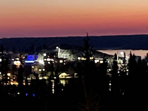 Exterior - Forget your worries in this spacious and serene space!! (Yellowknife)