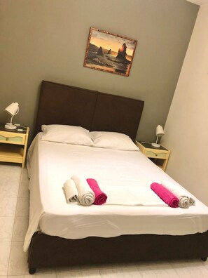 2 Schlafzimmer, Bügeleisen/Bügelbrett, WLAN, Bettwäsche