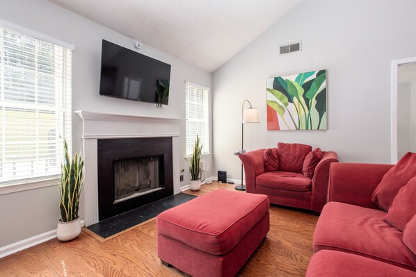 Traditional House | Living room