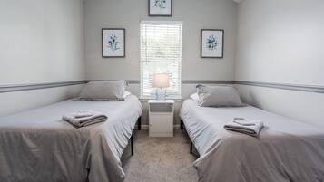 Casa tradicional | 3 habitaciones, decoración personalizada y muebles diferentes