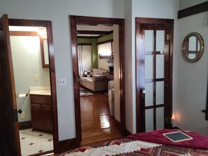 3 soverom, skrivebord, strykejern/-brett og wi-fi (inkludert)