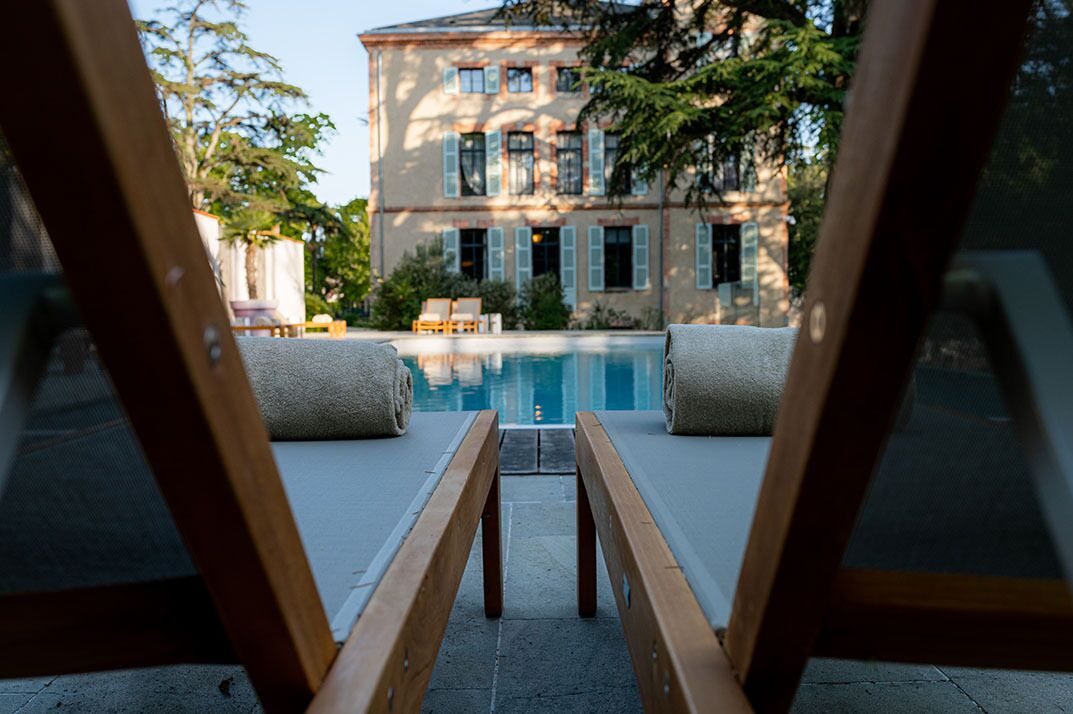 2 indoor pools, outdoor pool