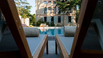 2 indoor pools, outdoor pool