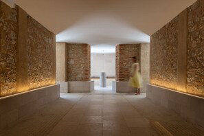 Couples treatment room(s), sauna, hot tub, steam room, body treatments - Château de Fiac Hôtel & Spa (Fiac)